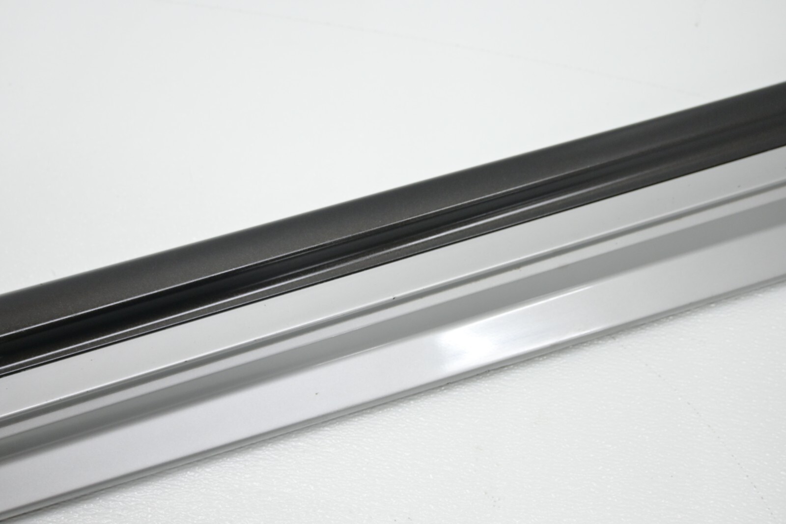 ⭐ 14-20 Maserati Ghibli Left Driver Lower Rocker Skirt Panel Cover Silver Oem
