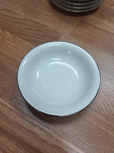 Noritake Ivory China AFFECTION 7192 Fruit Bowl 5 5/8" wide 1 1/4 high  - Picture 1 of 6