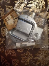 OEM PETERBILT BAGGAGE DOOR LATCH 29-03610R Hunter Keystone Peterbilt NOS CANADA 