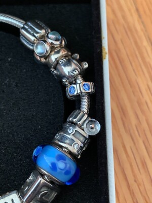 new in Box Pandora sterling silver bracelet with 18 lucky charms 8