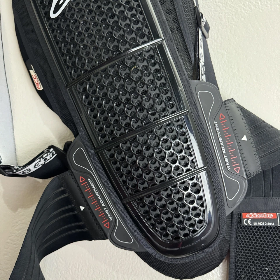 Protector trasero Alpinestars Nucleon KR-1 celda todoterreno motocicleta tamaño pequeño Foto 3 de 4