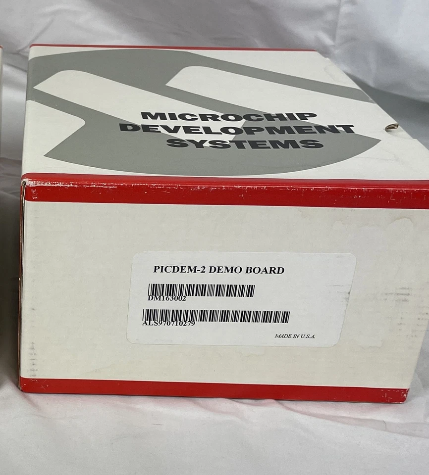 MPLAB MICROCHIP DEVELOPMENT TOOLS DM163002 PICDEM-2 Demo Board - Image 3 of 3