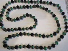 VINTAGE GREEN & BLACK FACETED GLASS BEAD FILIGREE ACCENT NECKLACE 56