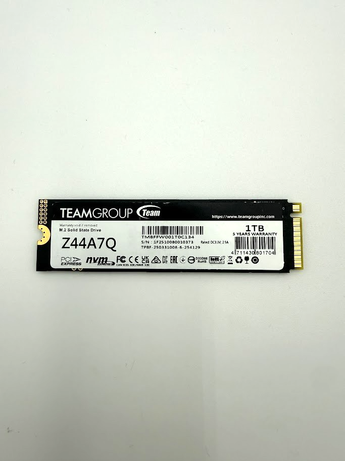 Open Box - TeamGroup Z4 2280mm T-Force 1TB M.2 NVMe Gen 4.0 x 4