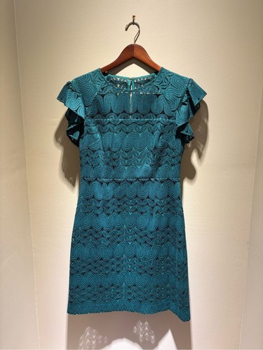 NWT- Trina by Trina Turk Emerald Lace Short Sleeve Sheath Dress