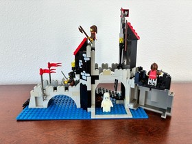 LEGO Castle: Wolfpack Tower (6075) - 100% Complete w/ Box & Instructions - Rare