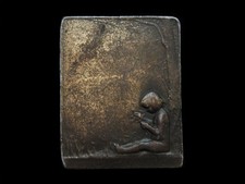 NC01143 VINTAGE 1970s  YOUNG GIRL WITH FLOWERS  ART BELT BUCKLE