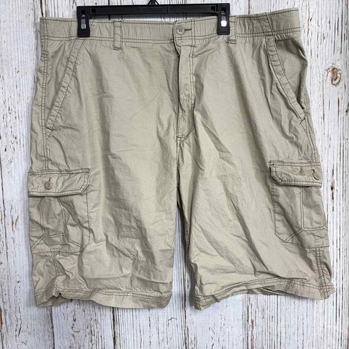 Wearfirst Men 42 Cargo Shorts Flat 