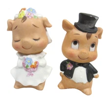 Vintage 90s Pig Piggy Salt Pepper Shakers Bride Groom Wedding Set