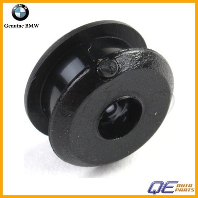 Grommet Accelerator Cable to Pedal Shaft 35411152331 For BMW E23 E24 E30 E34 E36