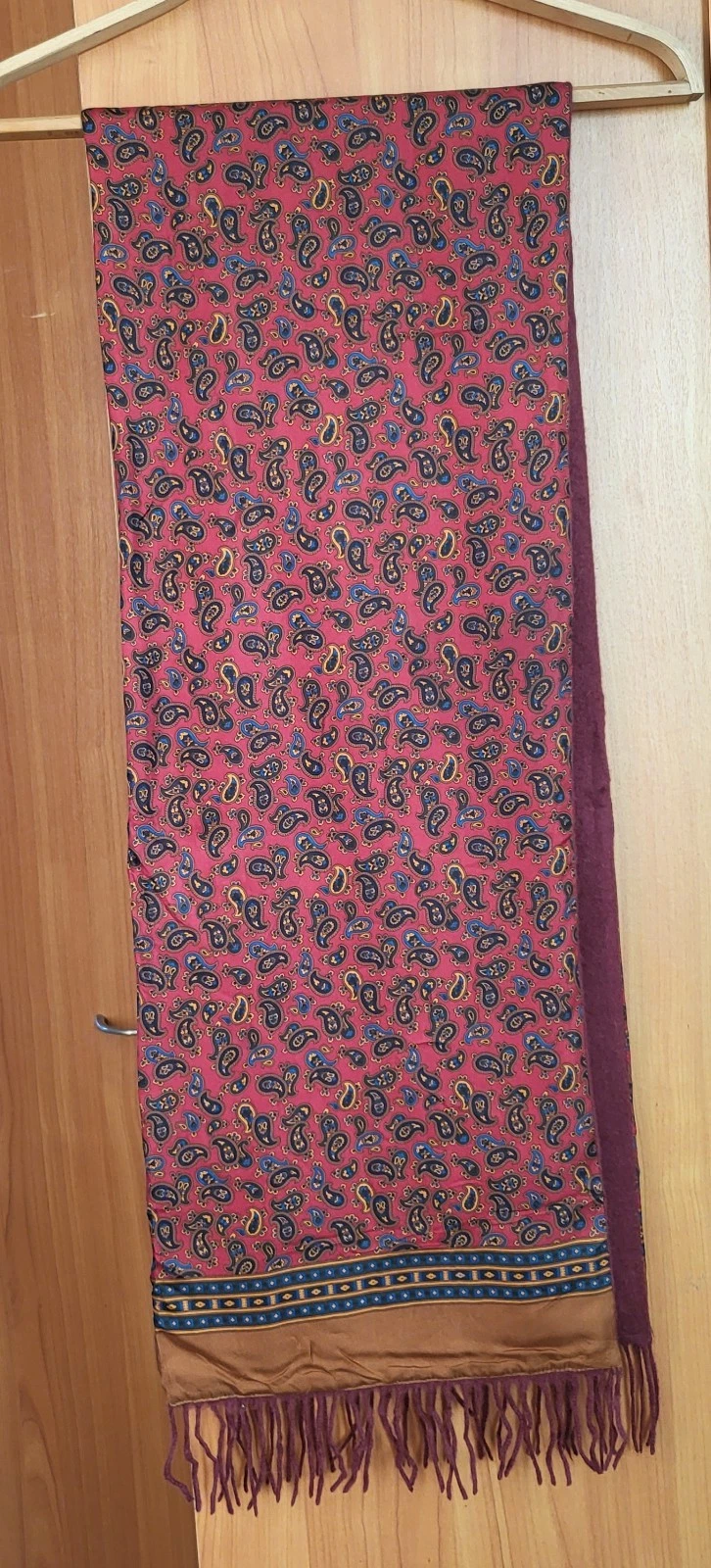Vintage Mens Scarf Natural Fibres 100% Wool 100% Silk Paisley 24x160 cm
Opens in a new window or tab