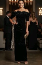 NWT XSCAPE Black Velvet Off-Shoulder Ruffle Gown 16 Formal Event Wedding Ball