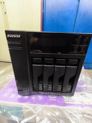 ASUSTOR AS6204T 4-Bay NAS Server mit 4× 2TB HDD, OVP, Netzteil, 8TB Speicher@
