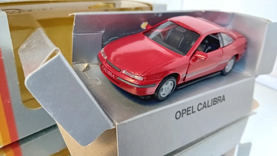 Gamma 1138 Opel Calibra Vauxhall sterzo destro rosso in scatola 1:43 raro - Immagine 4 di 4