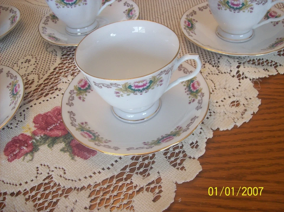 Pagoda Nanjing Porcelana China Vintage Rosa y Aqua Floral 8 Tazas y Platillos Foto 2 de 4