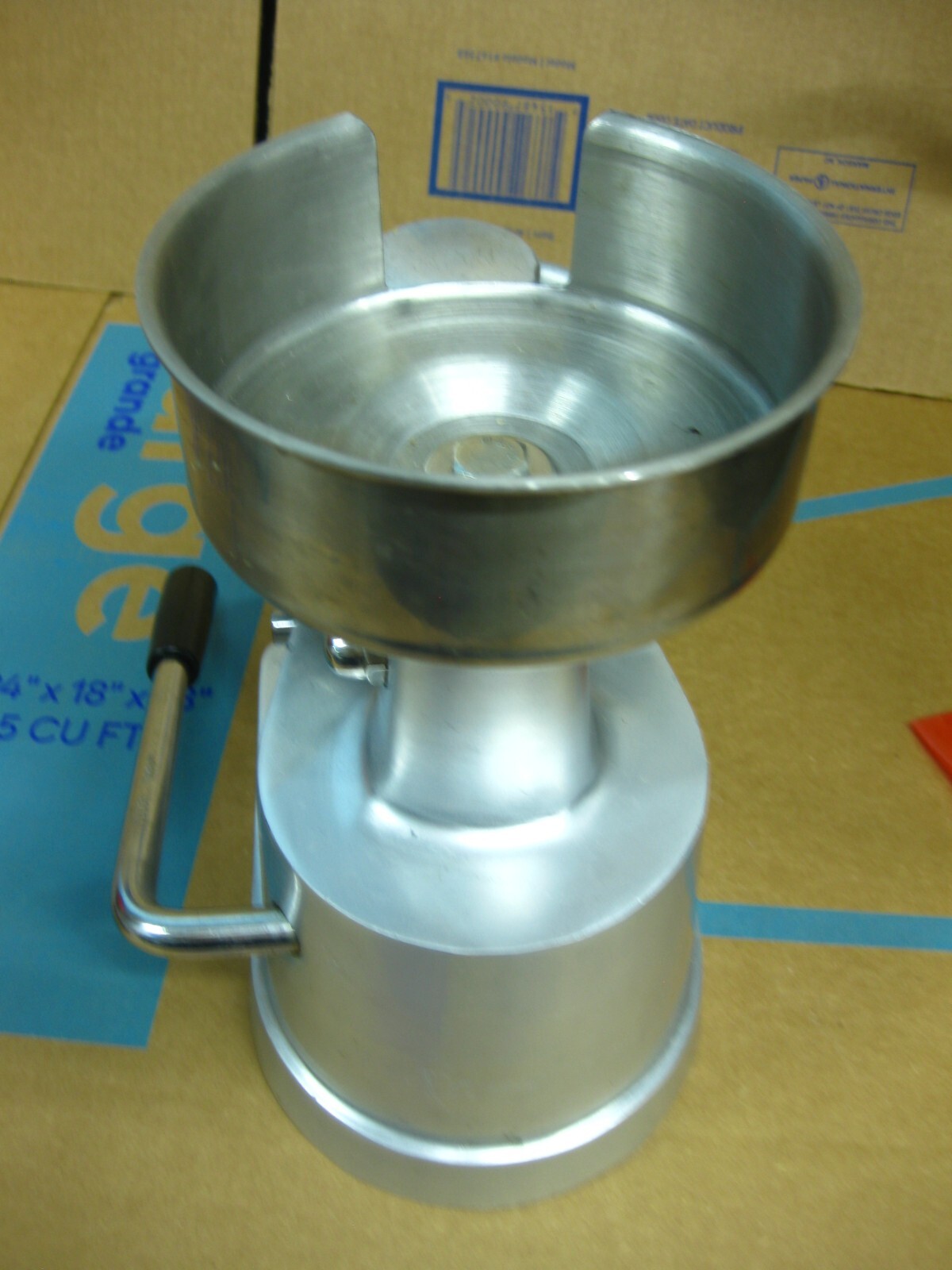 Globe PP5 Manual Heavy-Duty Countertop Hamburger Patty Press, 5" Dia