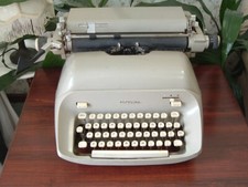 Vintage royal manual typewriter thumbnail