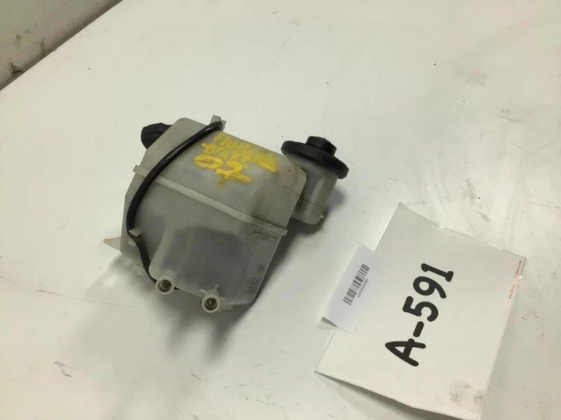 2007 TOYOTA SIENNA BRAKE MASTER CYLINDER FLUID RESERVOIR OEM+ - Image 3 of 4