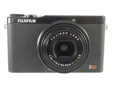 Fujifilm XQ1 Digital Camera Compact Black Fujinon Lens 4x Zoom RRP700