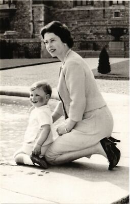 CPM H.M. Queen Elizabeth II und Prinz Andrew British Royalty (791240)