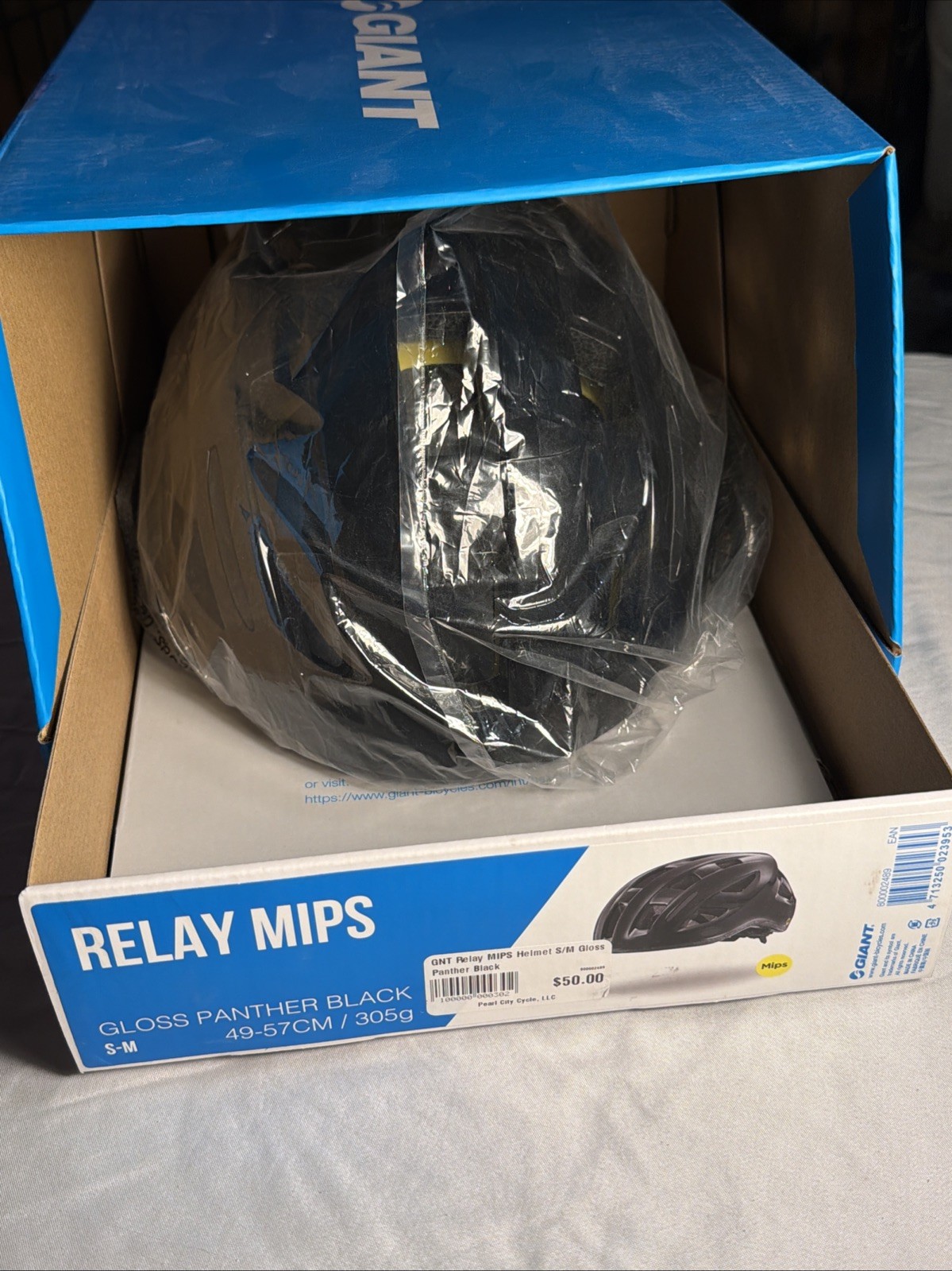 New In Box Giant Relay MIPS Bike Bicycle Helment SM/MD 49-57 Panther Black