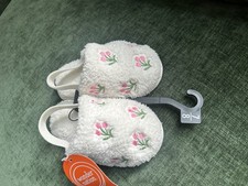 Wonder Nation Toddler Girl Slippers White With Pink Flower Size 7/8 New With Tag