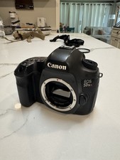 Canon EOS 5DS R 50.6MP Digital SLR Camera Body Black w/ 3 Batteries Charger