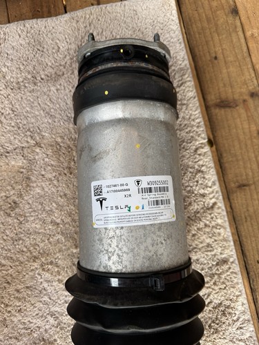 TESLA MODEL X Rear Right Air Shock Absorber 1027461-00-G 568kw 2017 25775771 - Picture 2 of 5
