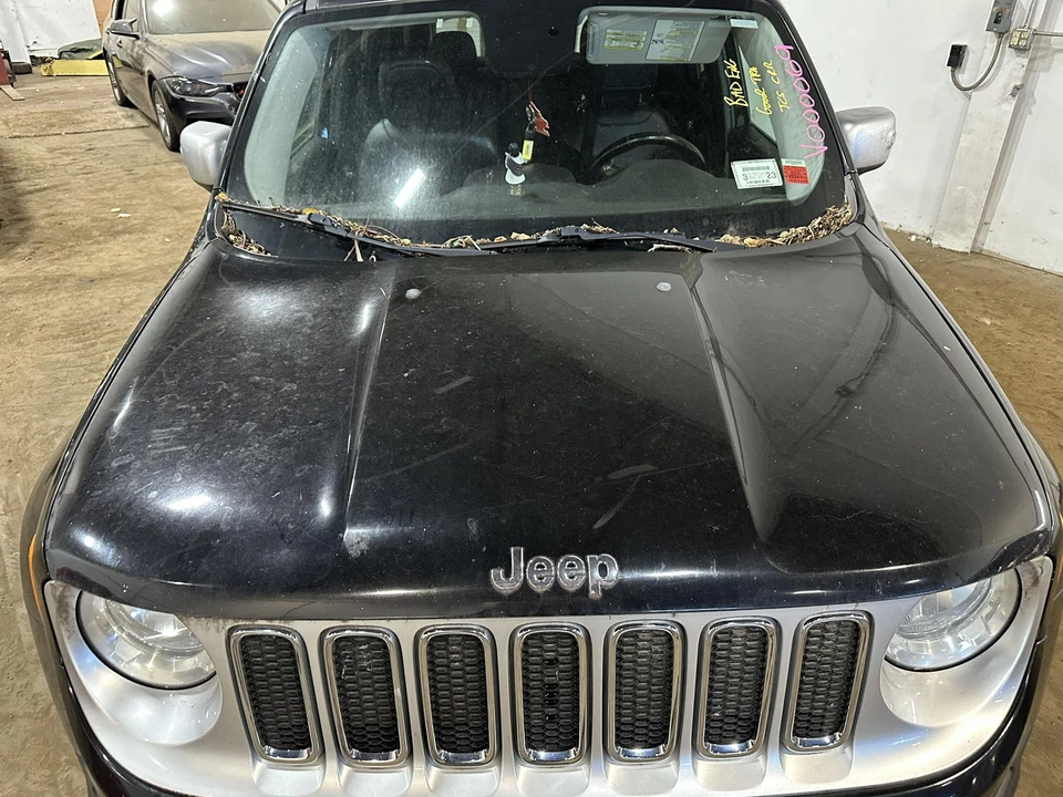 Used Hood fits: 2015 Jeep Renegade  Grade A Foto 2 de 4