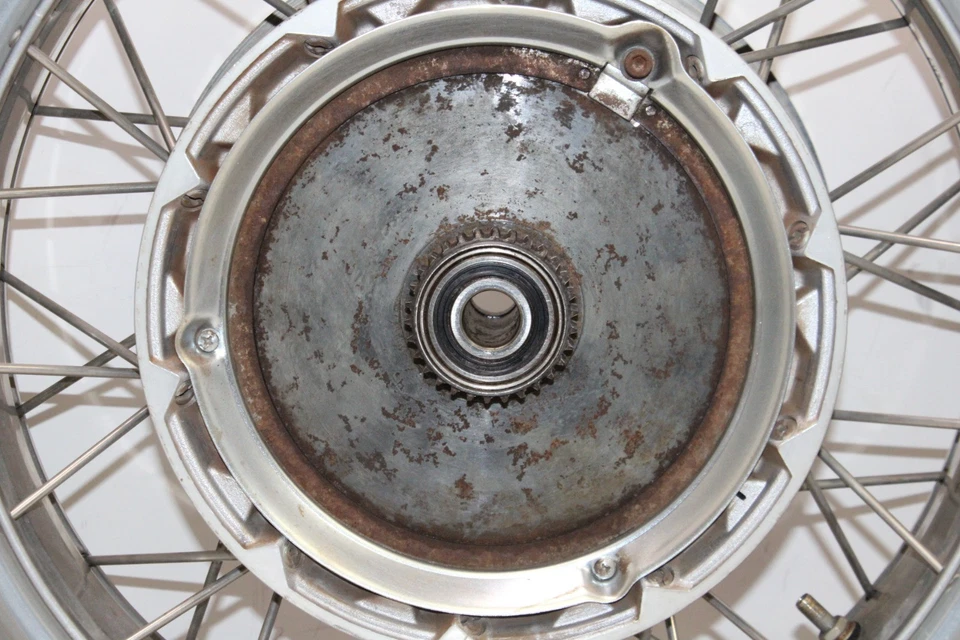 Llanta trasera Moto Guzzi 1100 1999 OEM Foto 2 de 4