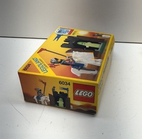 Lego Castle 6034: Black Monarch's Ghost Set, Complete w/ Box, Instructions