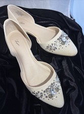 Simply Vera Vera Wang Svanita Natural Flats Stud dress shoes-Size 7.5 in Box
