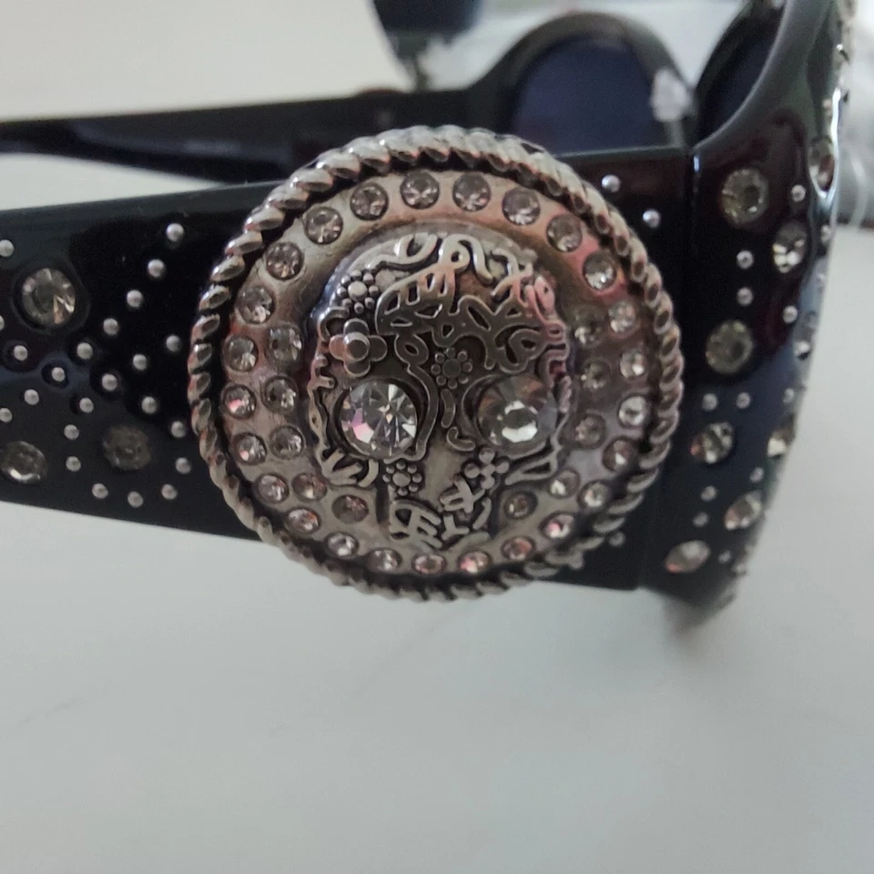 Gafas de sol Montana West para mujer calavera concho pedrería negras brillantes Foto 4 de 4