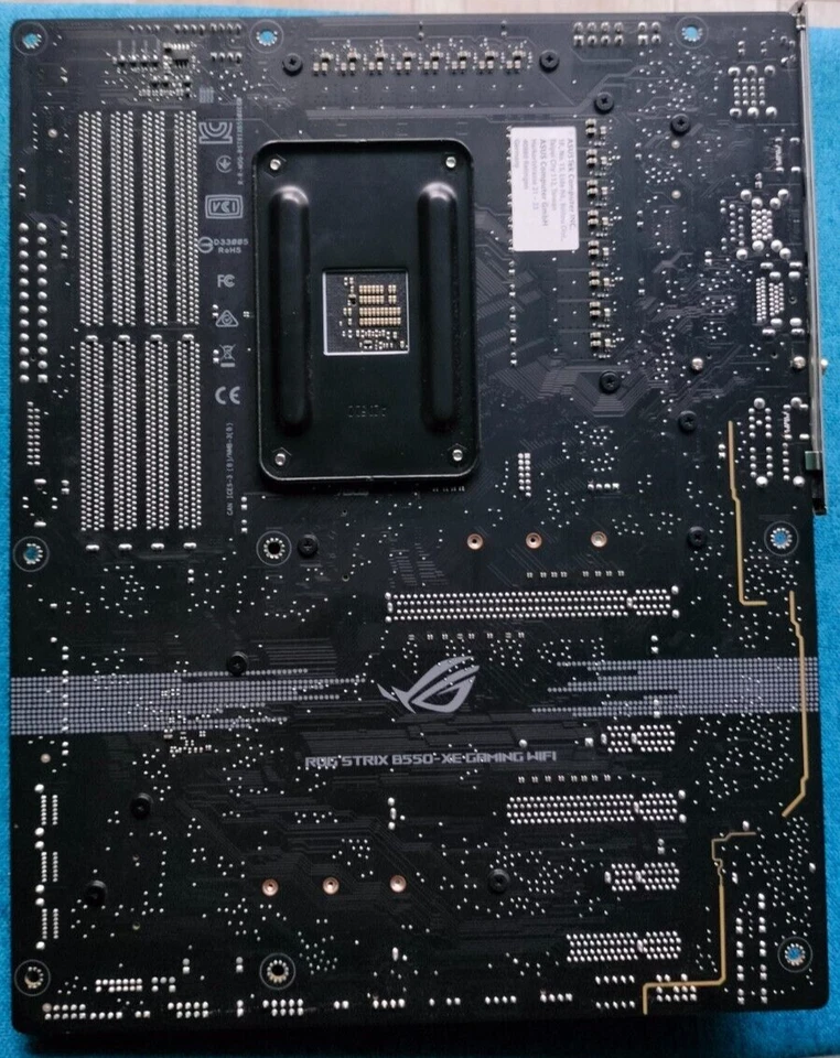 ASUS ROG STRIX B550-XE GAMING WIFI +  scheda ASUS Hyper M.2 x16 Gen 4 - Immagine 4 di 4