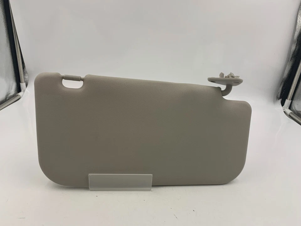 Parasol gris para pasajeros Mitsubishi Mirage 2014-2020 OEM A03B32086 Foto 3 de 4