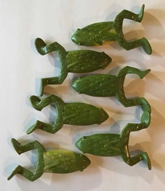 FROGS 4” TOPWATER KICKER FROG,Green/Yellow, Bass Lure,Soft Plastic Frog