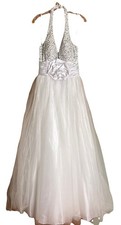 Studio 17 White 12248 Size 10 Halter Top Formal Prom Quincea era Gown Dress New.