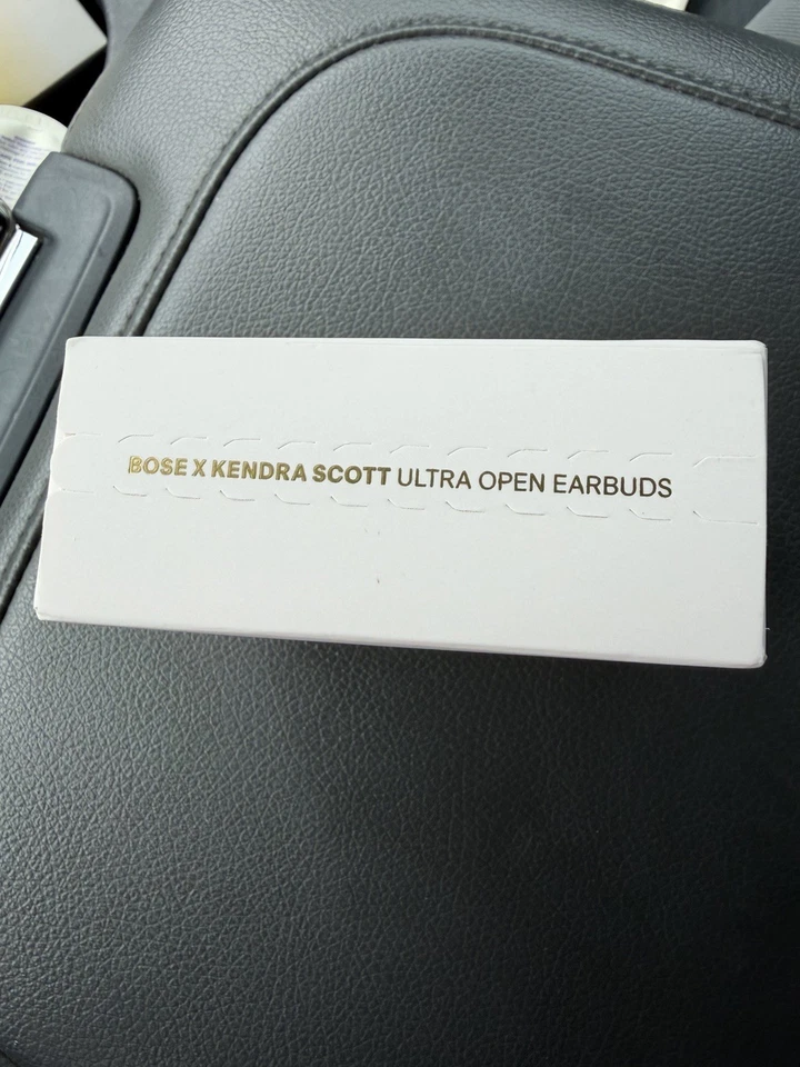 Bose x Kendra Scott Limited Edition Ultra Open Earbuds - Image 2 of 3