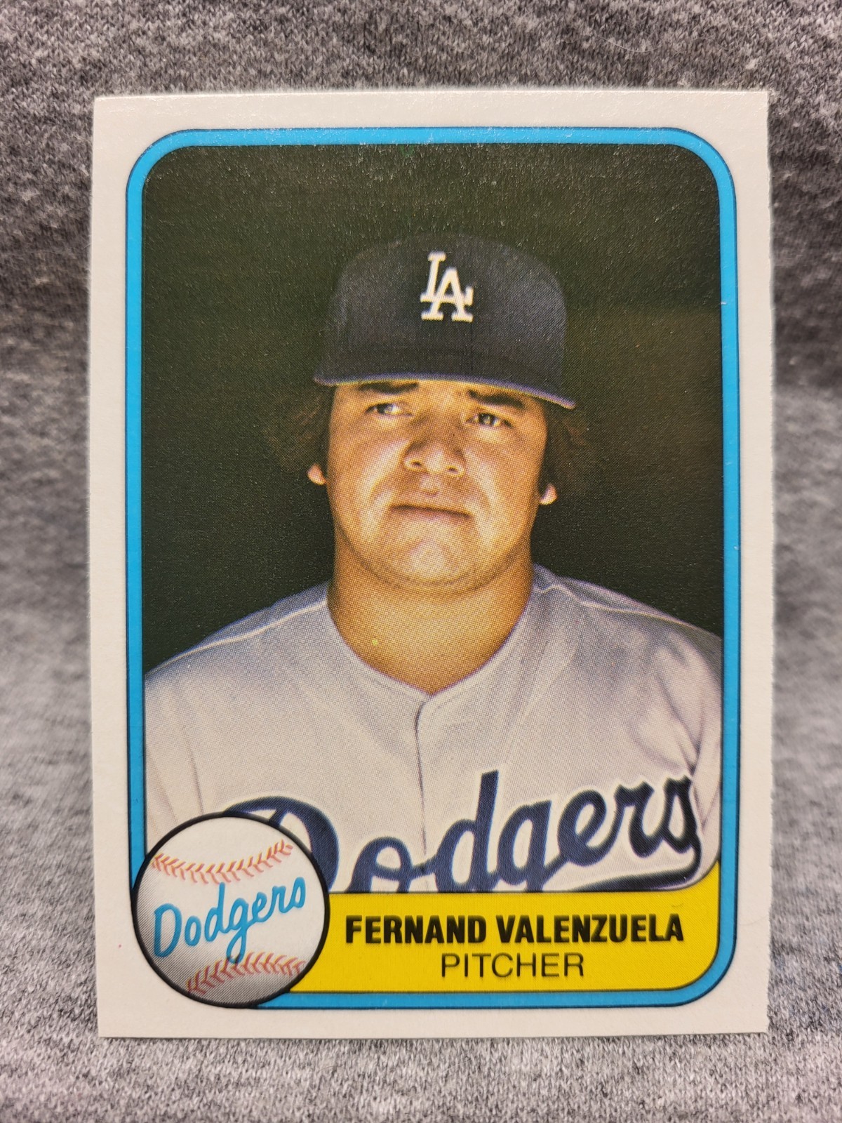 1981 Fleer #140 Fernando Valenzuela (RC) .... Razor Sharp .... LA Dodgers