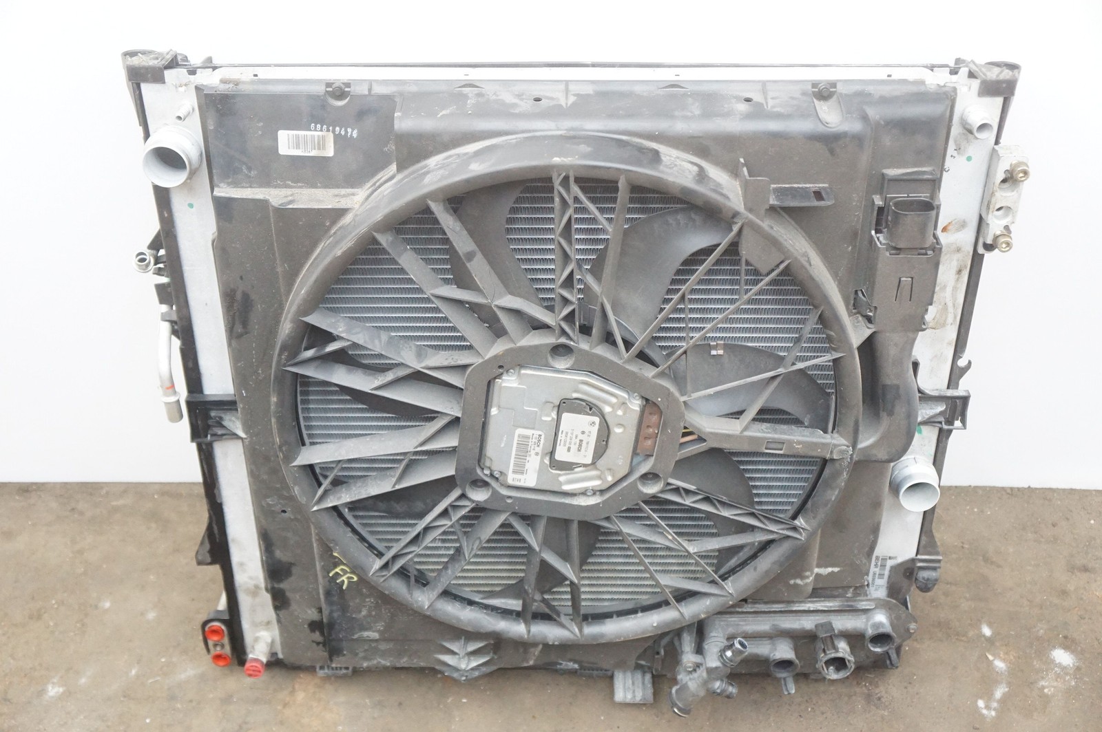 Front Radiator Condenser Cooling Fan Pack 17117592854 Rolls Royce Phantom Vii 06