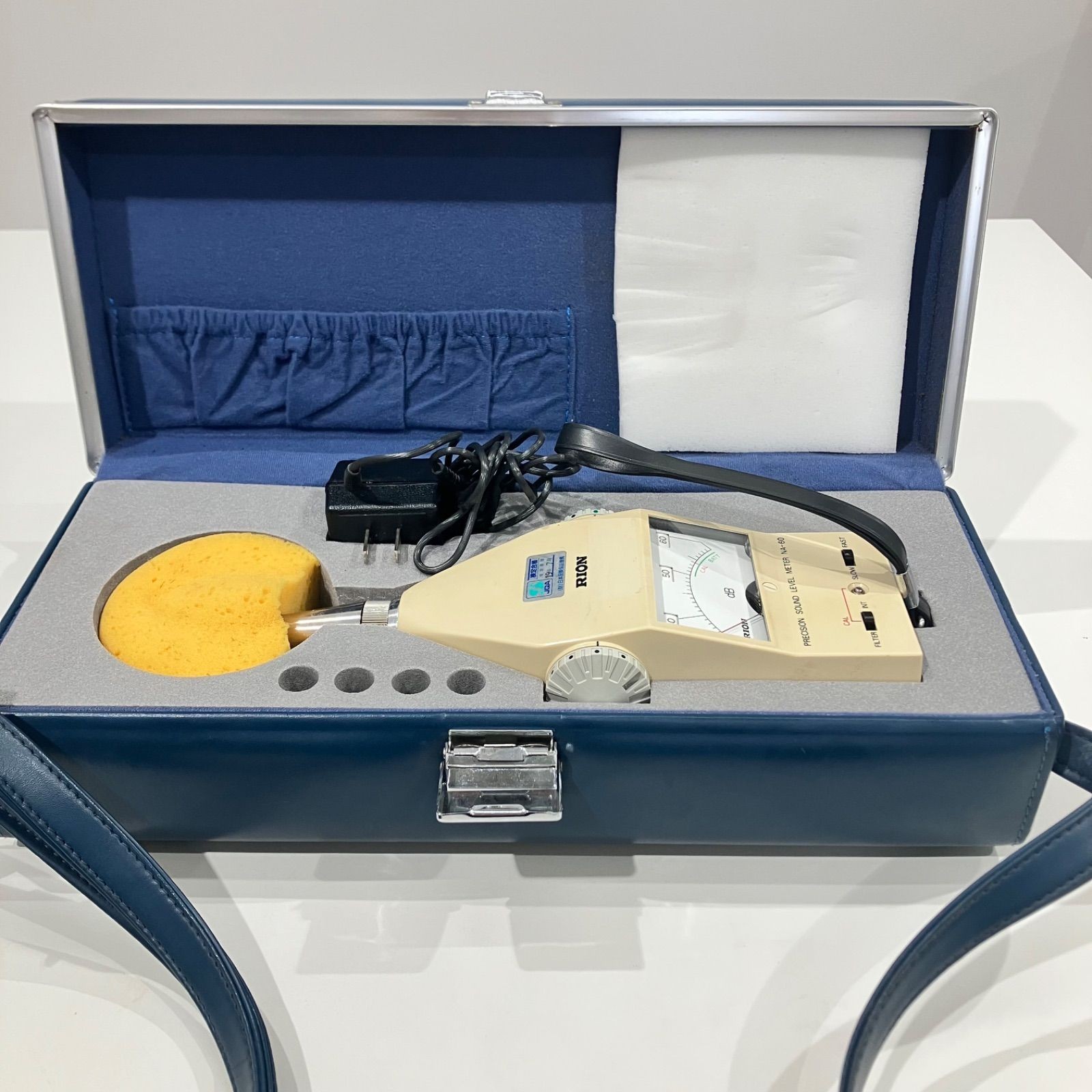 RION NA-60 Precision Sound Level Meter Noise Meter Tested w/Case AC Adapter JP