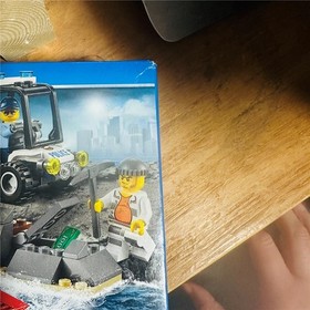 LEGO CITY: Prison Island Starter Set (60127) 92 Pieces New Sealed