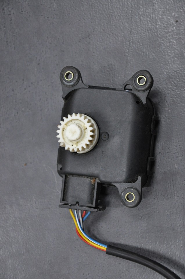 Servomotore Valvola Aria Ricircolo Per Auto - Compatibile Con VW Golf MK5 MK6 2004-2015 - 1K0907511C