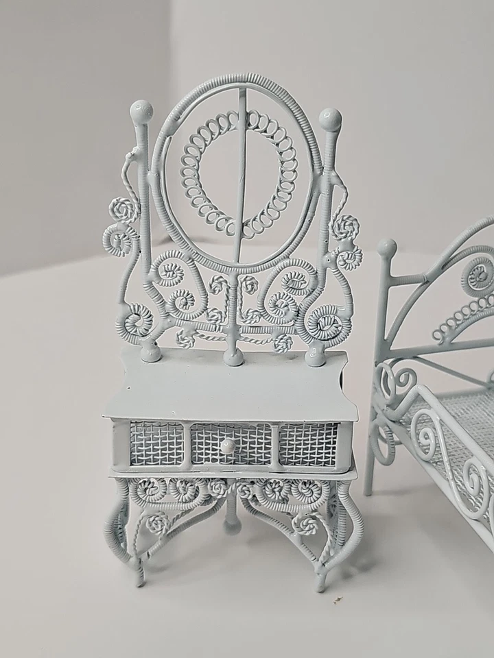 VTG Dollhouse Miniature White Wire Wicker Etagere Shelf Garden Vanity Bed Set - Image 2 of 4