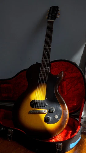 1959 Gibson Melody Maker 3/4 Single cut w/Gibson case