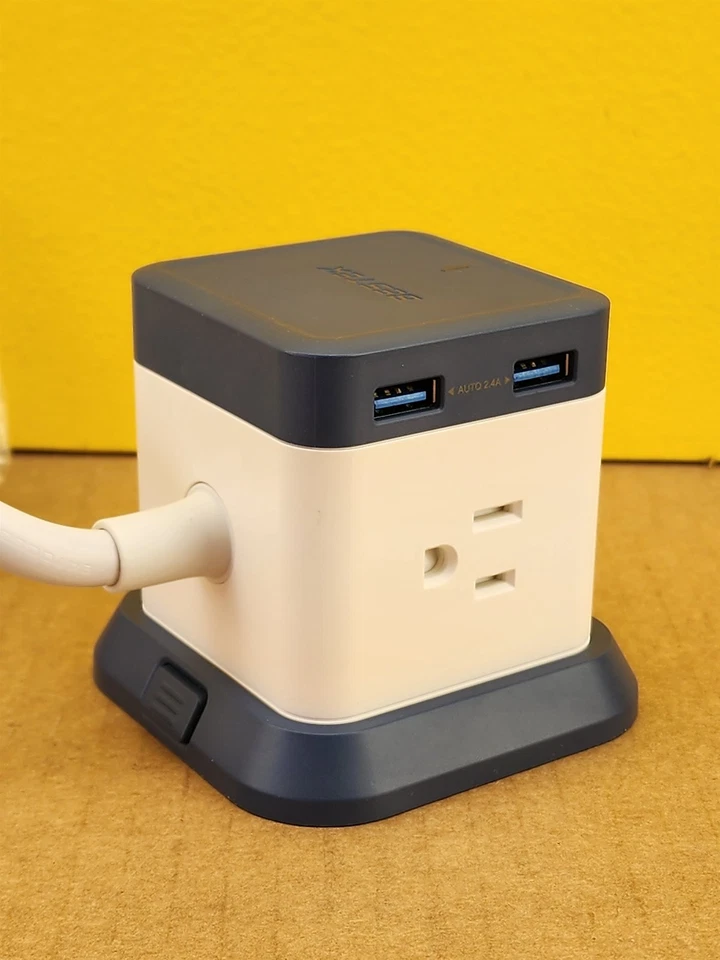 NEW BESTEK MRJ3006 Power Strip with 3 AC Outlets, 4 USB Ports, 5 ft Cord - Image 3 of 4