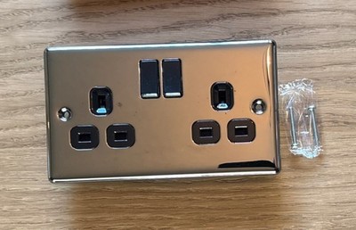 LAP 13A 2-Gang SP geschaltete Steckdosen schwarz Nickel mit schwarzen Einsätzen erhöht