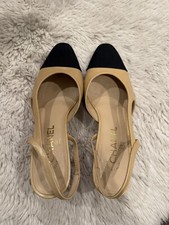 Chanel Size 38 Beige/Black Goatskin Cap Toe Slingback Pumps