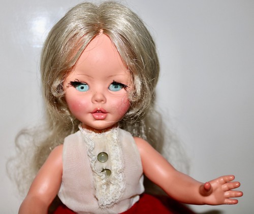 Furga Italy vintage long eyelash mod doll