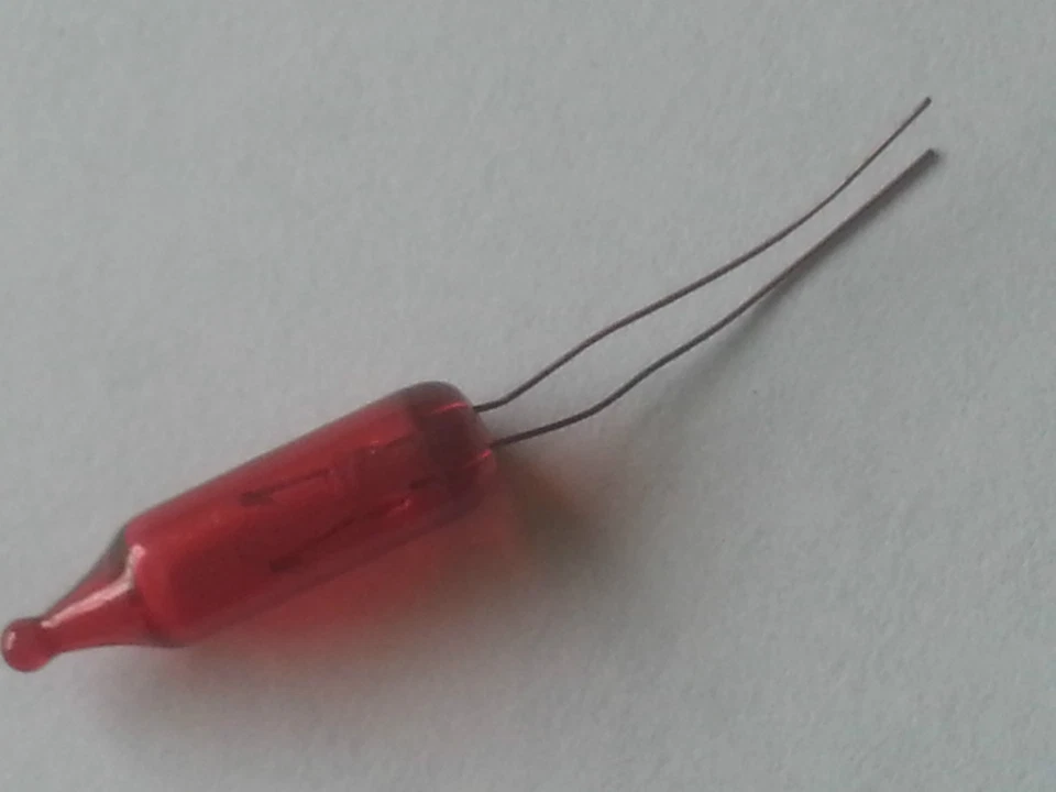 40 x RED Universal Cap Free 6V 150mA Christmas Tree 18mm Filament Light Bulb